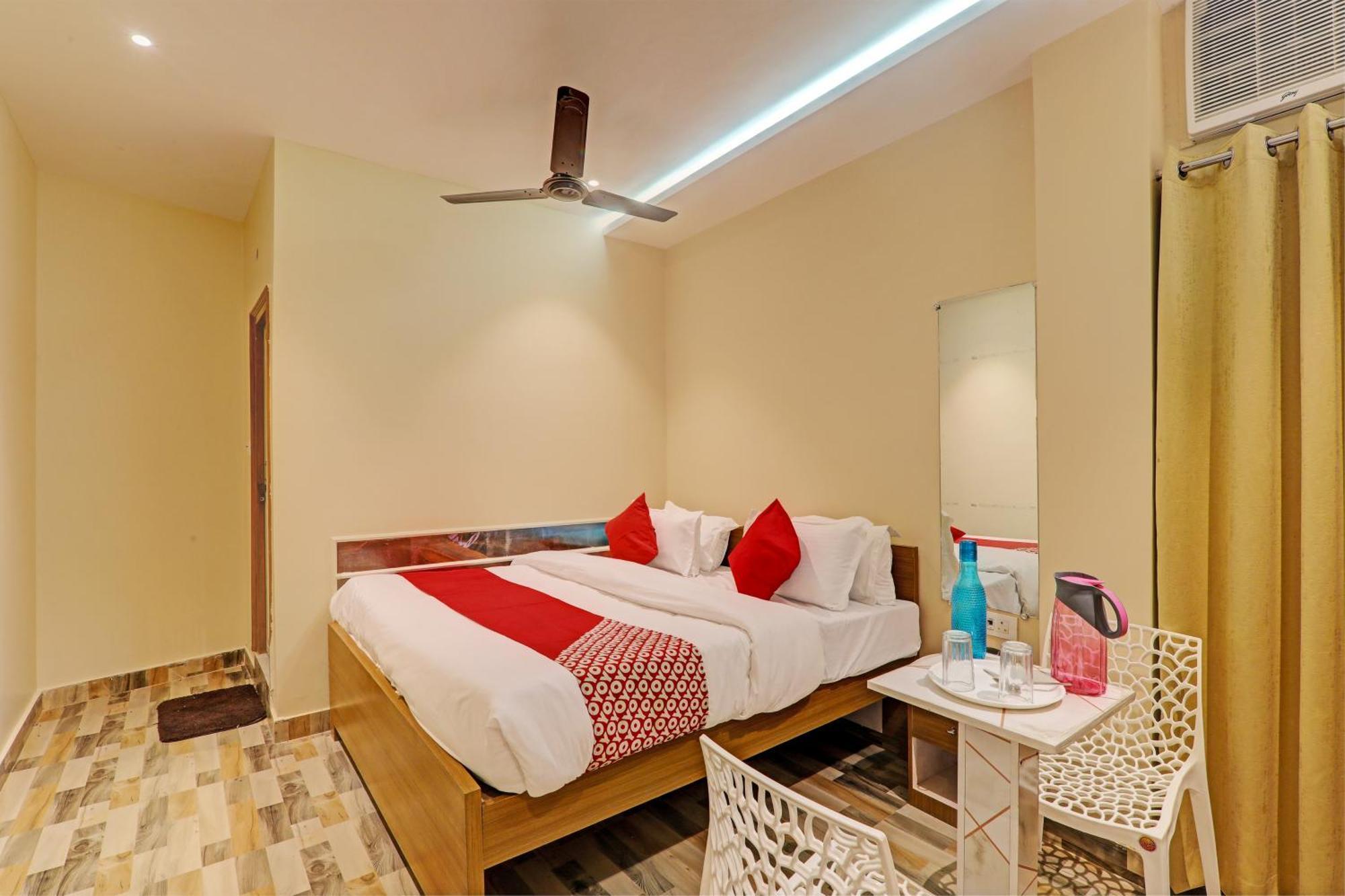 Hotel O Royal Regency Palace โคราฆปุระ ภายนอก รูปภาพ